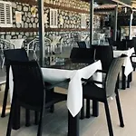 فندق Pine Boutique 2*
